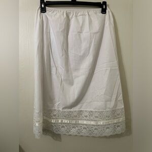 Melody Lace Slip Size Large Pre Owned length 27 inches Vintage